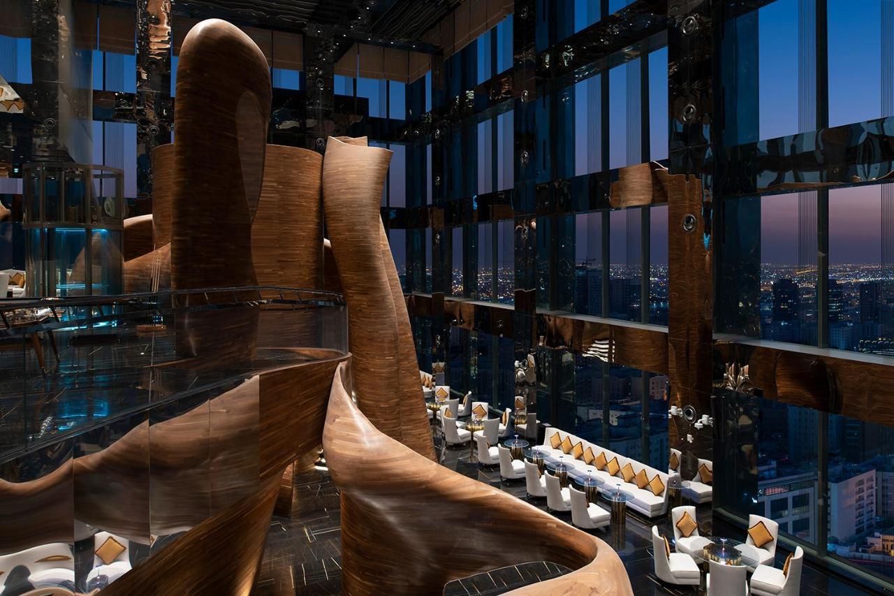 Banyan Tree Doha At La Cigale Mushaireb Eksteriør billede The interior of the 101 lounge