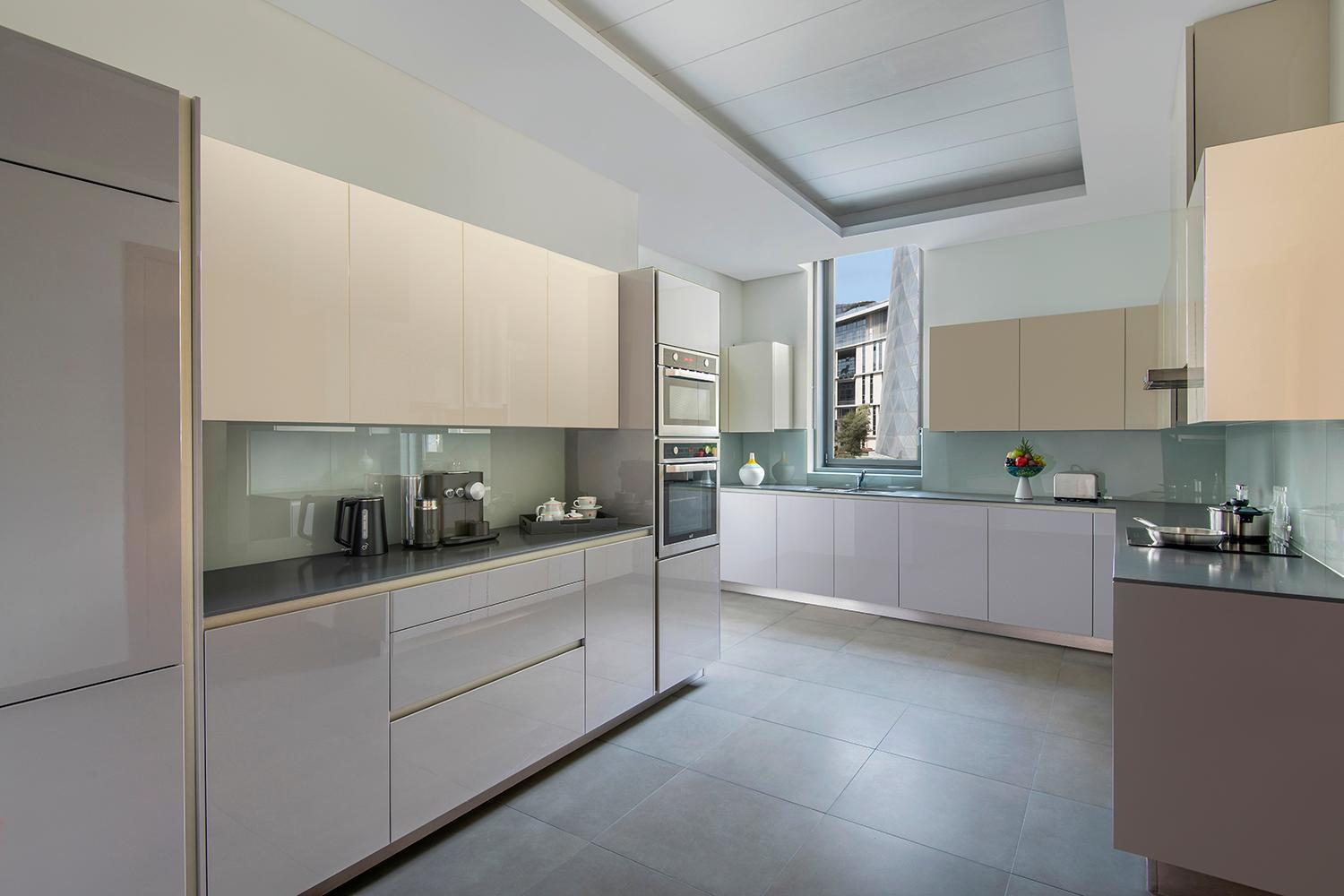 Banyan Tree Doha At La Cigale Mushaireb Værelse billede A modern kitchen